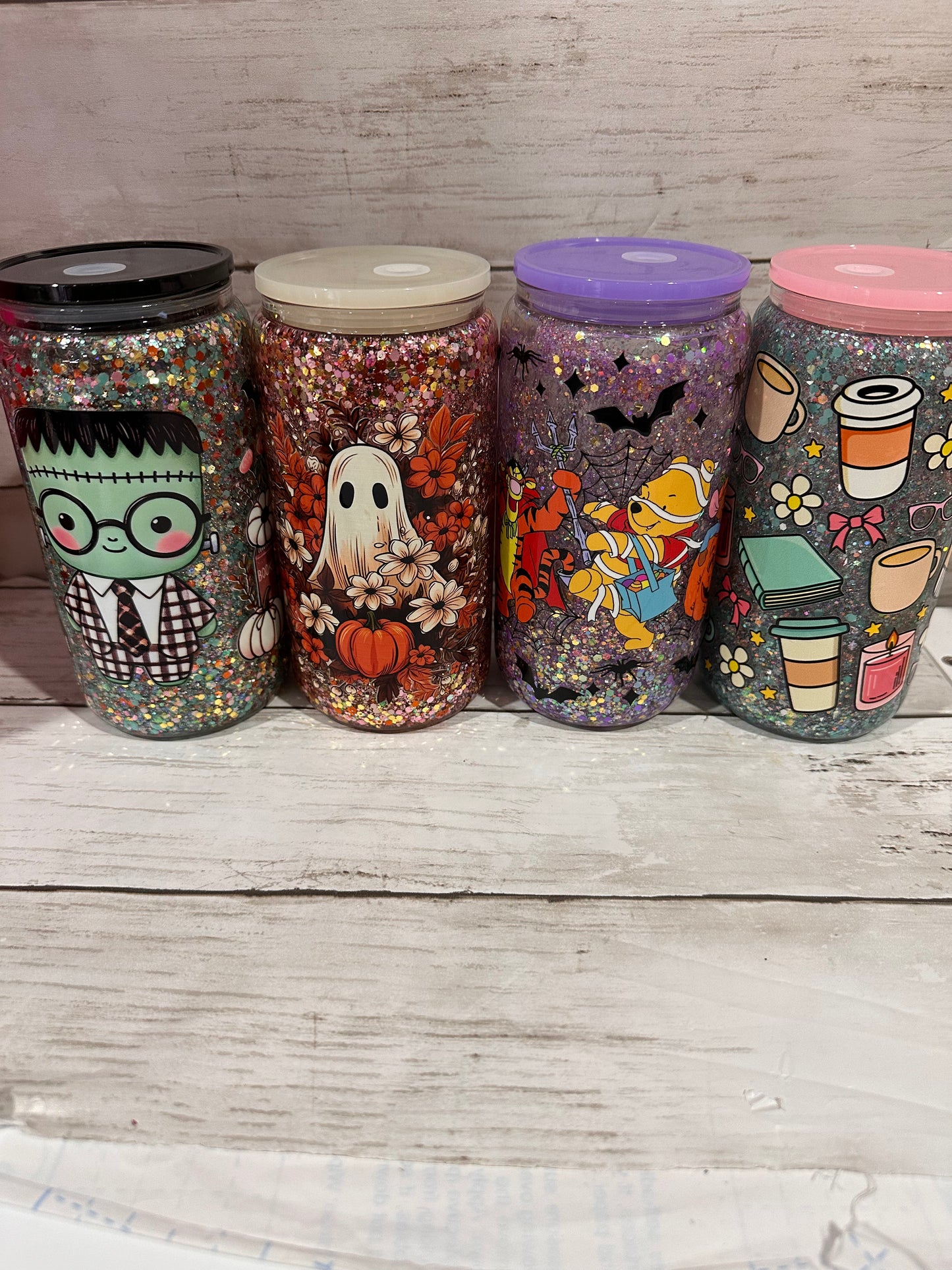 Handled Snowglobe cup
